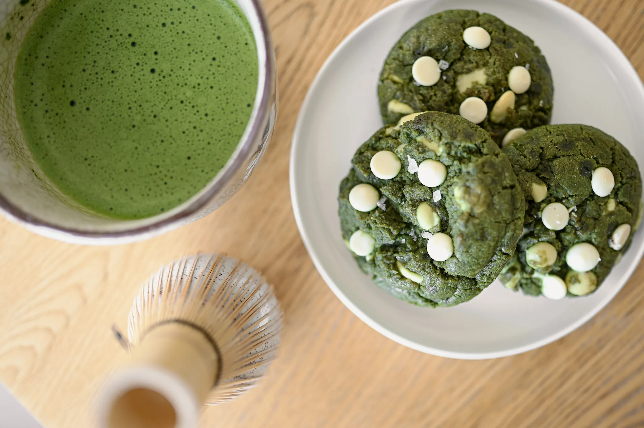 Matcha cookies with tea